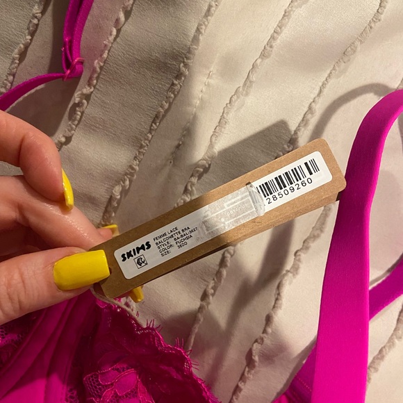 BNWT Skims Femme Lace Balconette Bra Fuchsia 36DD - Picture 7 of 8